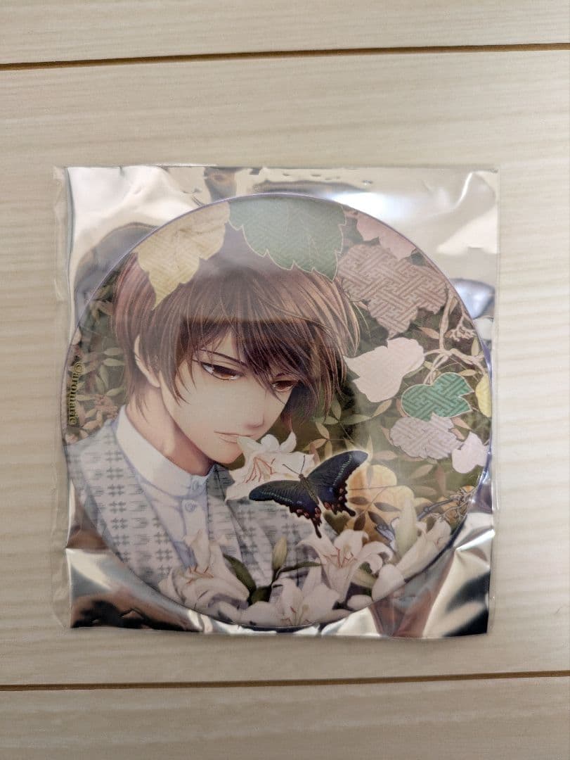 蝶の毒 華の鎖 100mm　缶バッジ　真島 ステラワース6周年記念！「蝶の毒 華の鎖」グッズ発売決定！ | ステラ